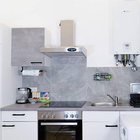 Zentrale & Ruhige 2 Zimmer - 42M² Apartment Wina Bagian luar foto